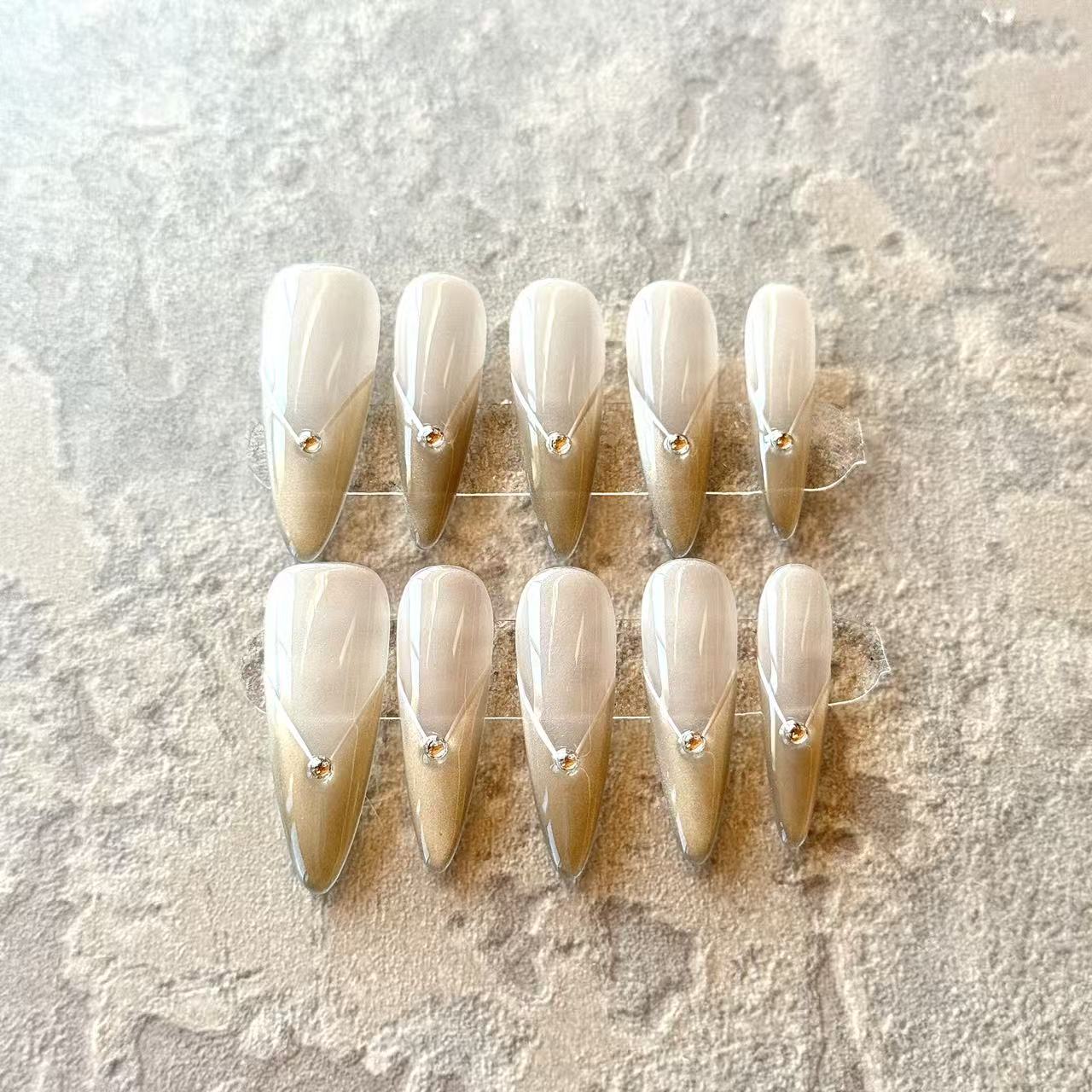 Élégance Dorée – Nude Ombre V-Cut Luxury Press-On Nails with Crystal Accent