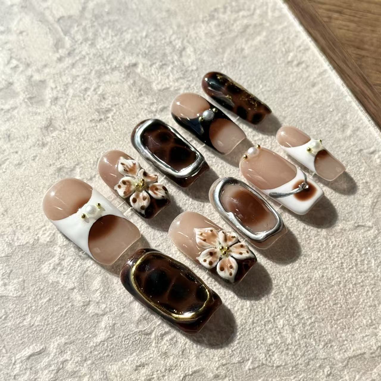 Vintage Luxe – Square Press-On Nails with Tortoiseshell, 3D Flowers, Pearl & Metallic Accents