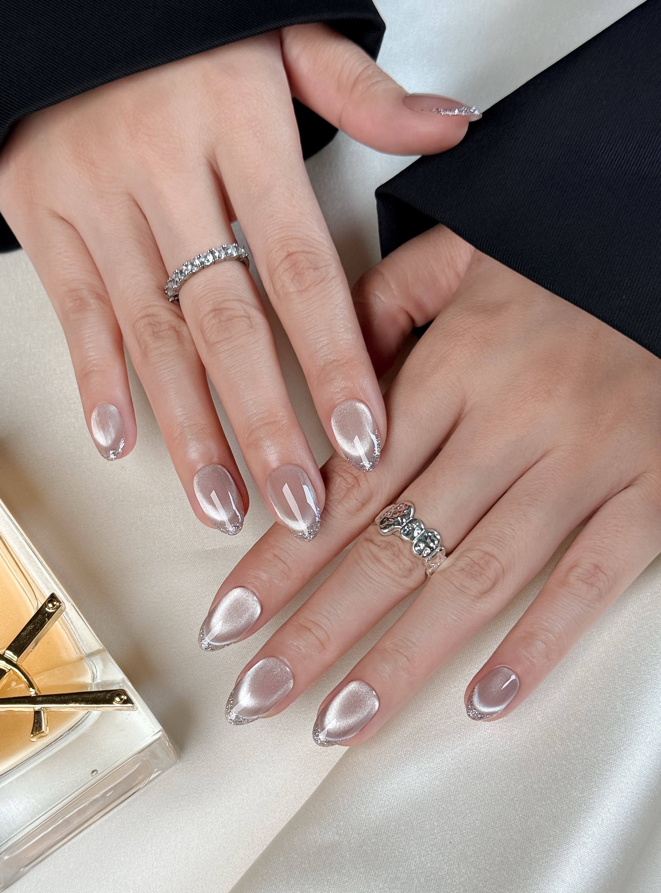 Pre-sale-Silver Glaze Short Almond Nude Grey Press-On Nails