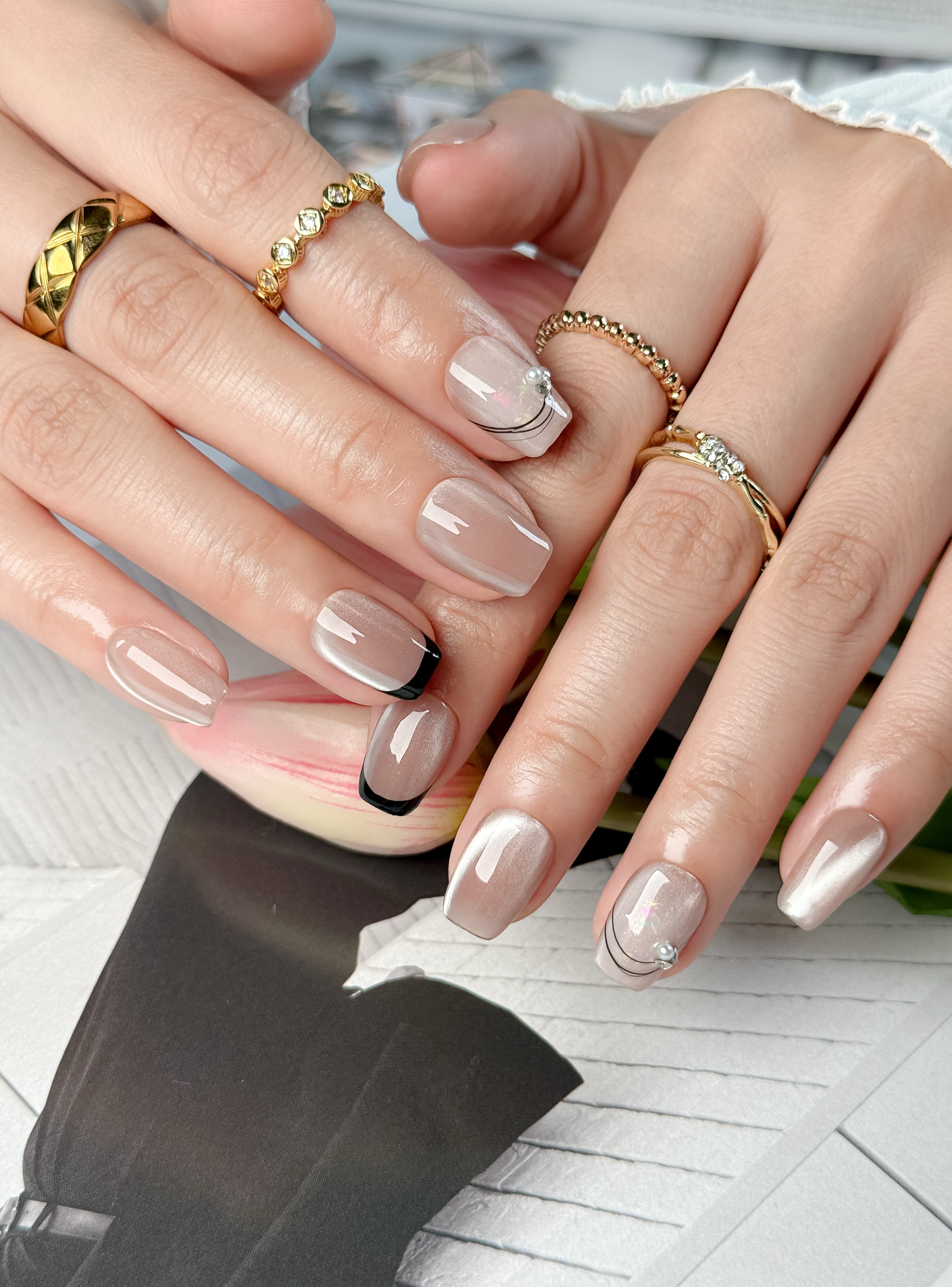 Noir Pearl Short Square Nude Grey Press-On Nails