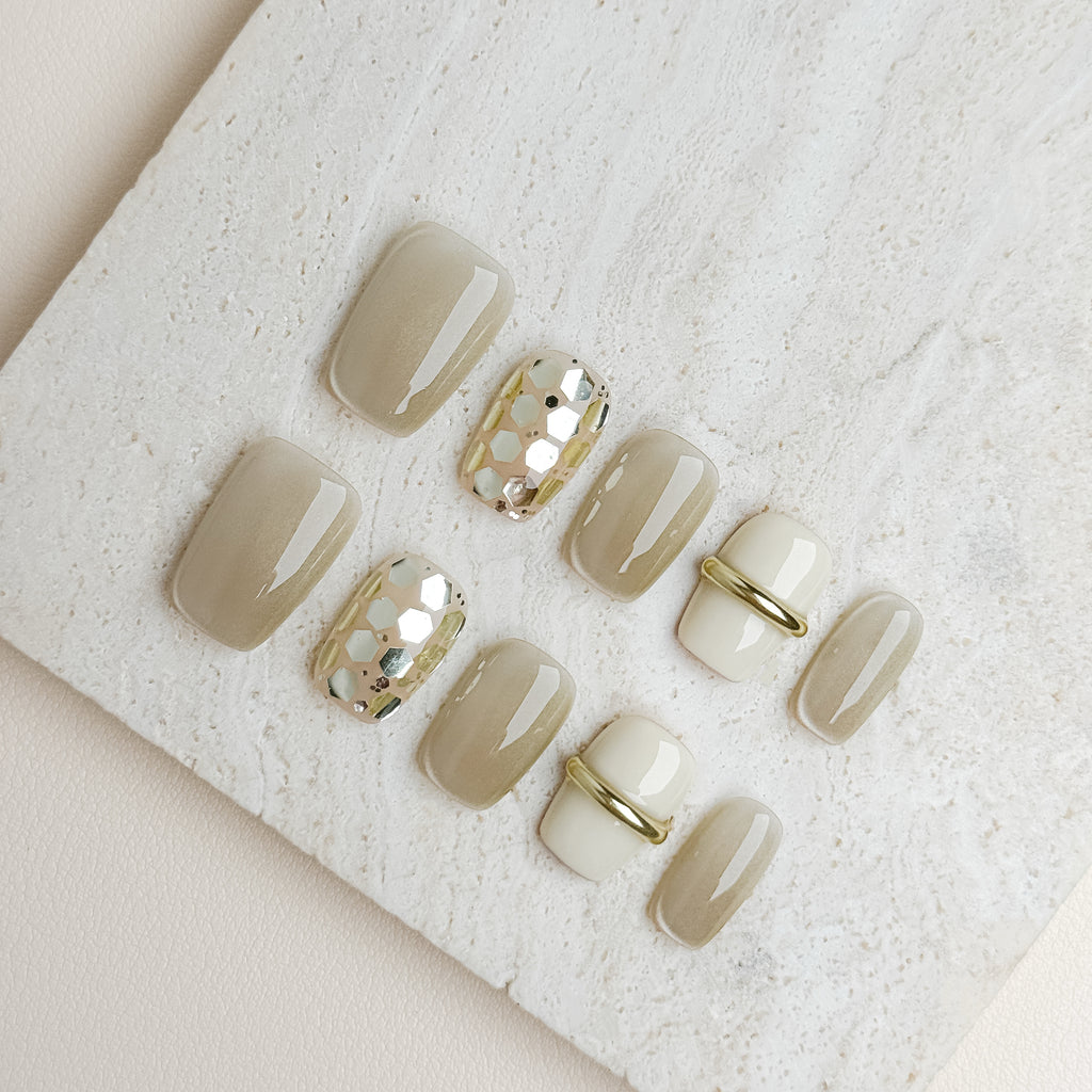Champagne Muse Short Square Cream Gold Press-On Nails
