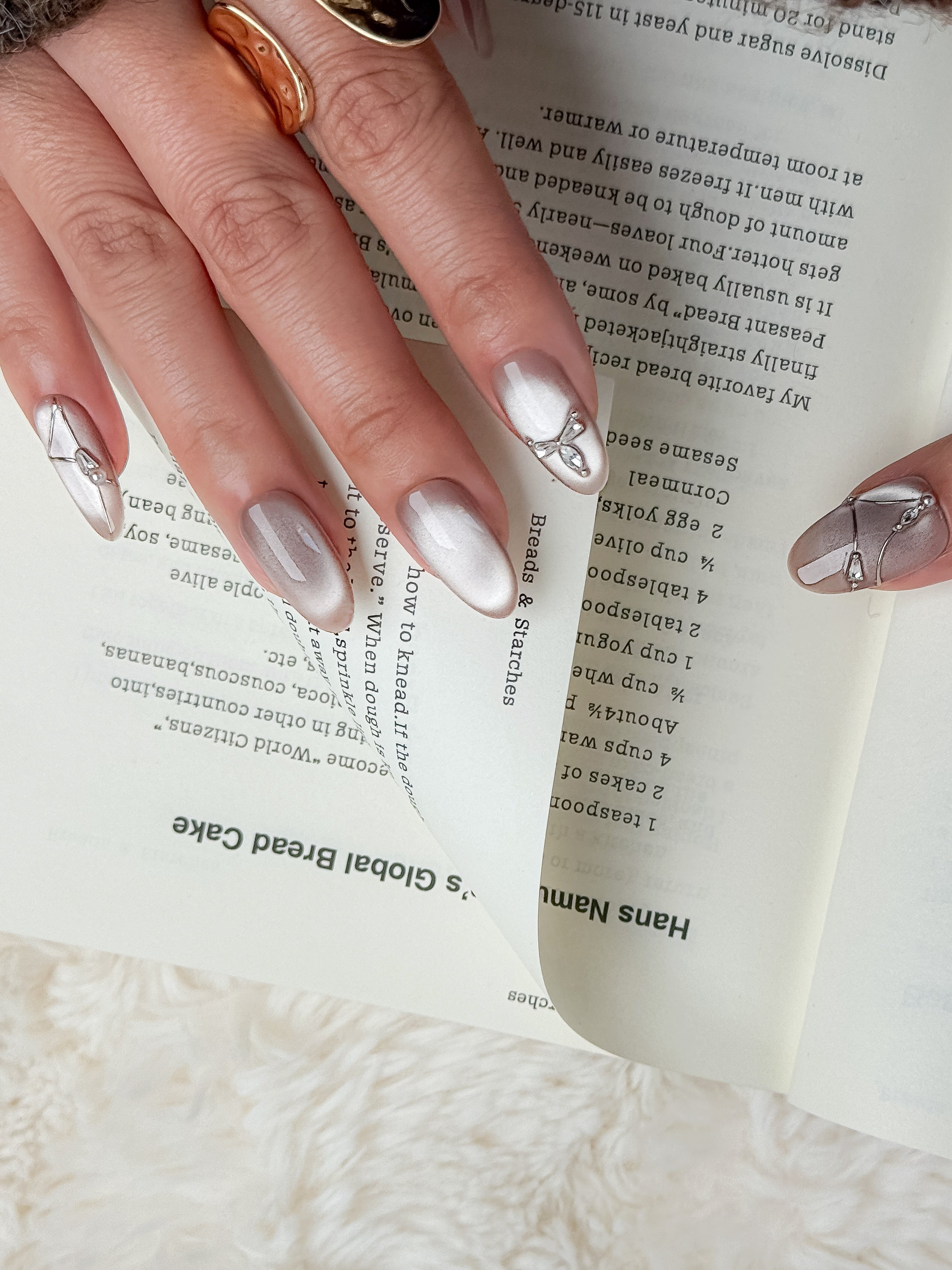 Blush Cat-Eye Office Short Almond Nude Pink Press-On Nails