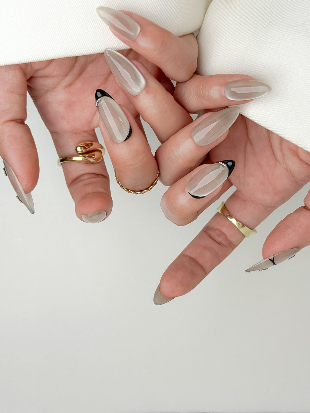 Monochrome Arc Medium Almond Press-On Nails