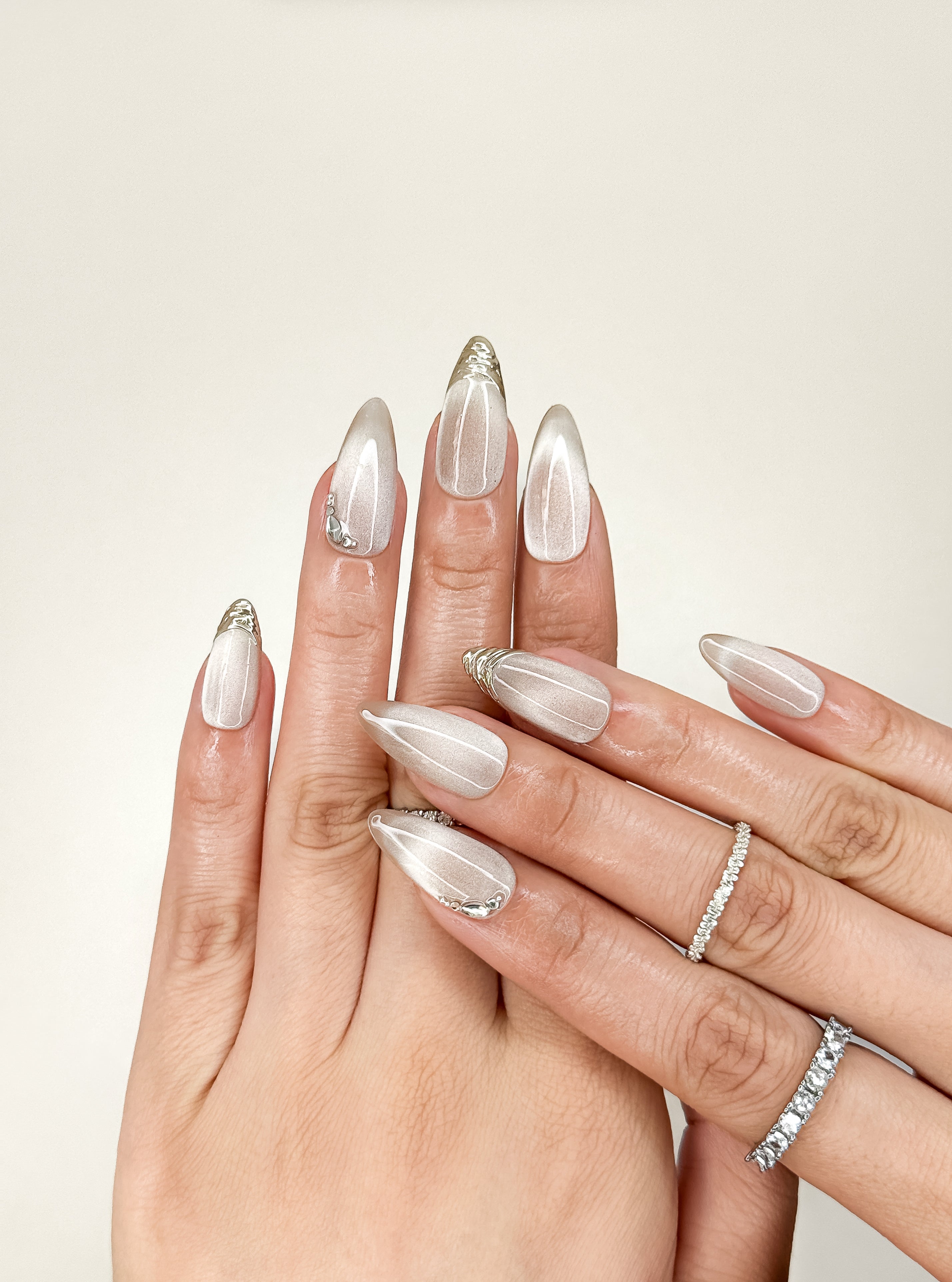 Champagne Gild Short Almond Press-On Nails