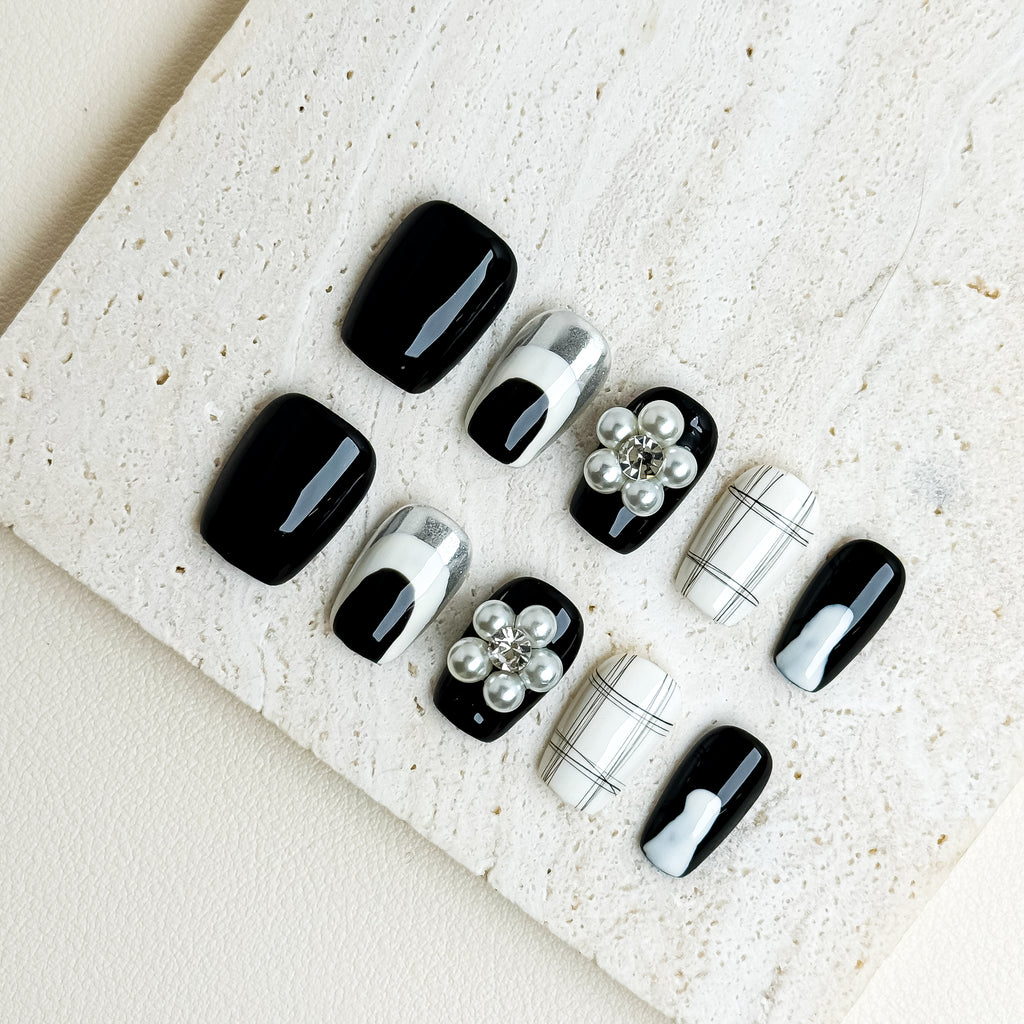 Pearl Noir Afterhours Short Square Black Press-On Nails