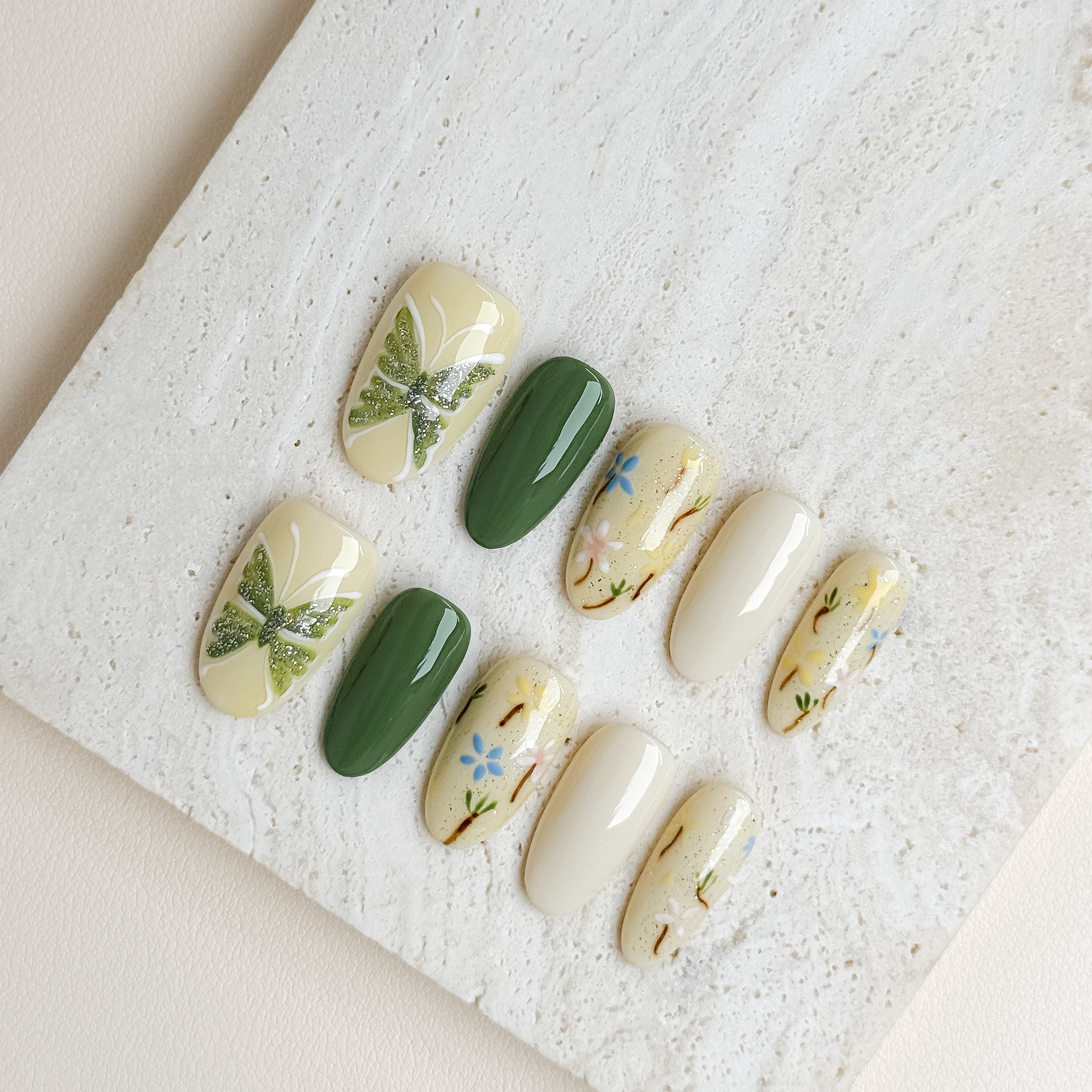 Olive Garden | Medium Almond Luxury Press-On Nails