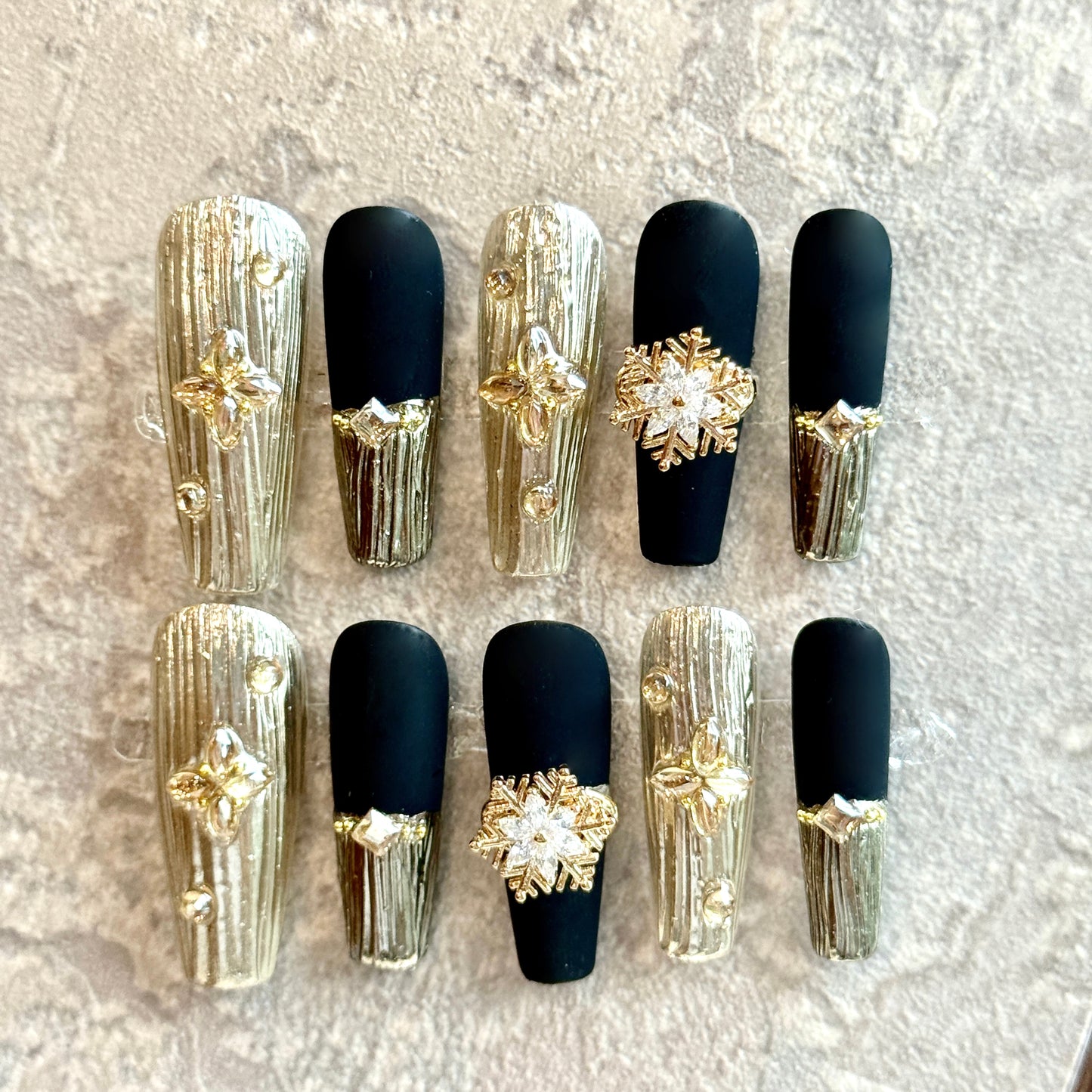 Midnight Étoile – Black & Gold Luxury Press-On Nails with Snowflake Crystal Charm