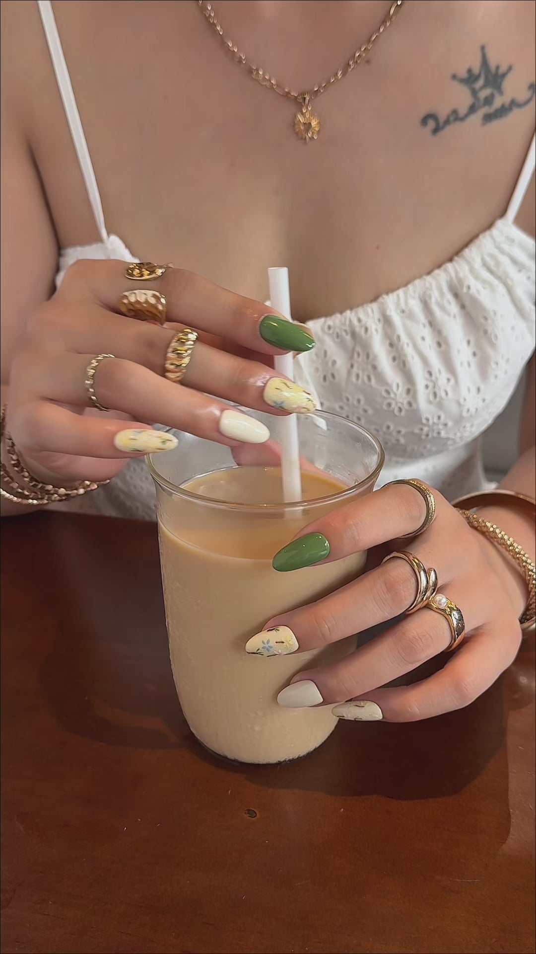 Olive Garden | Medium Almond Luxury Press-On Nails