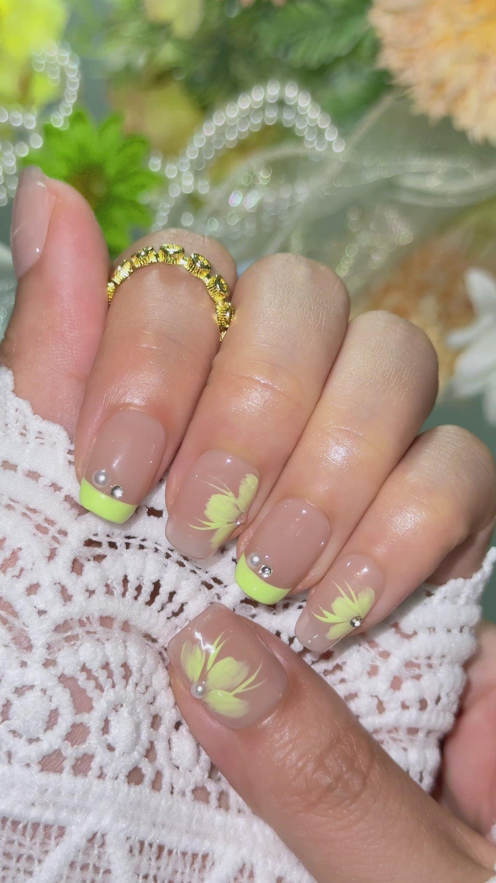 Lemon Blossom Short Square Press-On Nails – Nude Green Floral Handmade Nails (Copy)